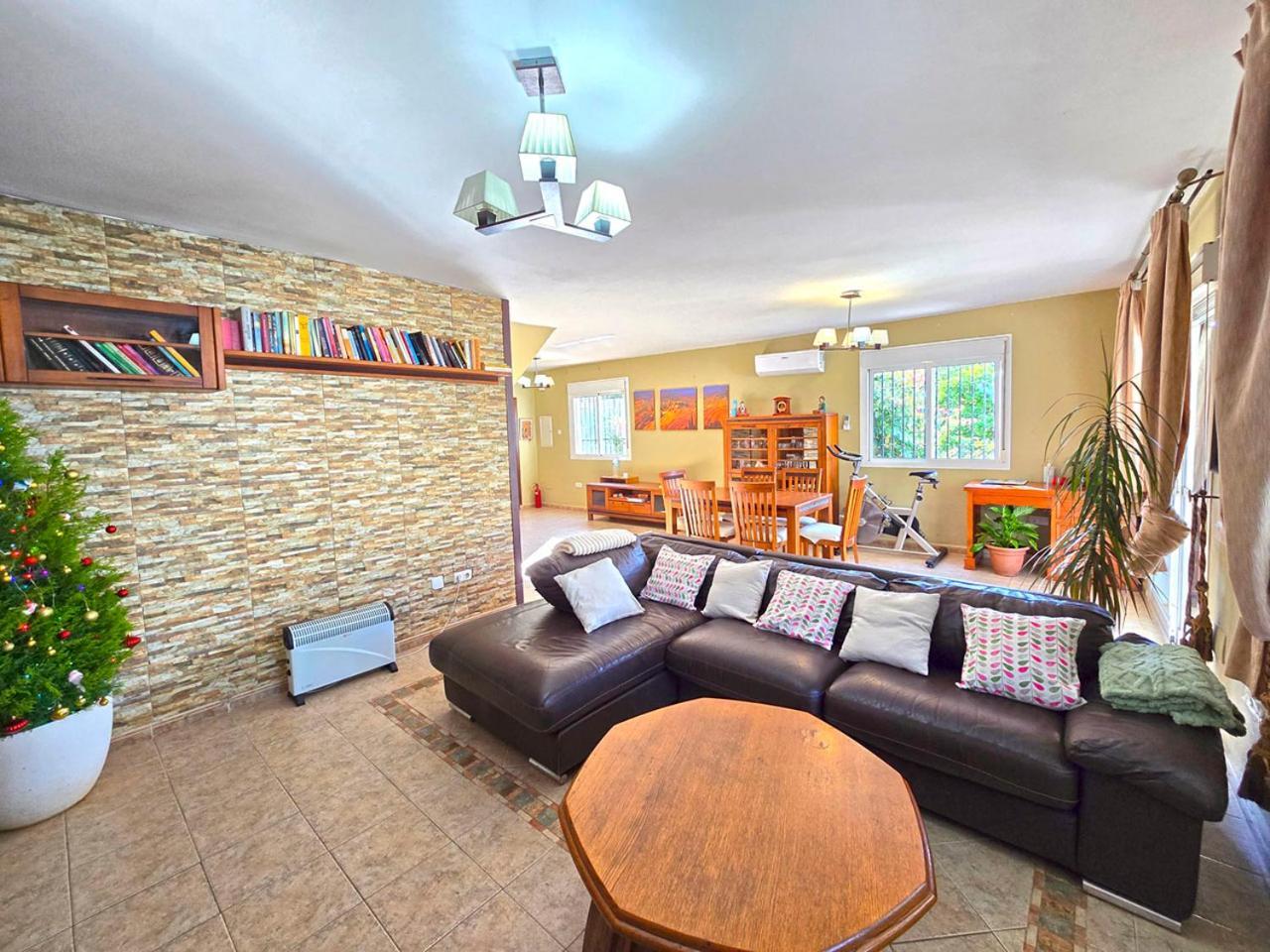 Casa Luis Villa Viñuela Екстериор снимка